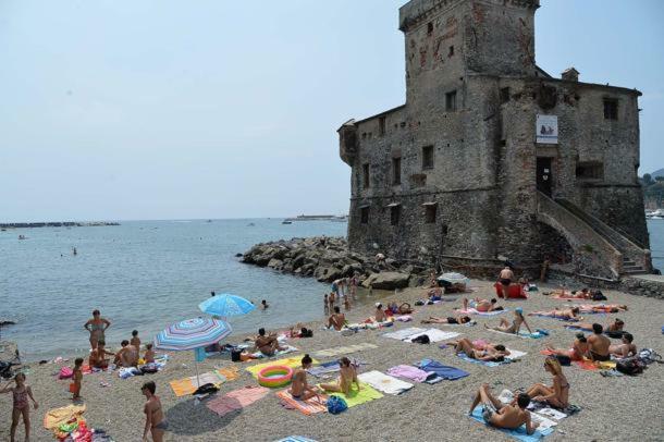 Im International 1 - Galleria Raggio 3/9 Rapallo Eksteriør billede